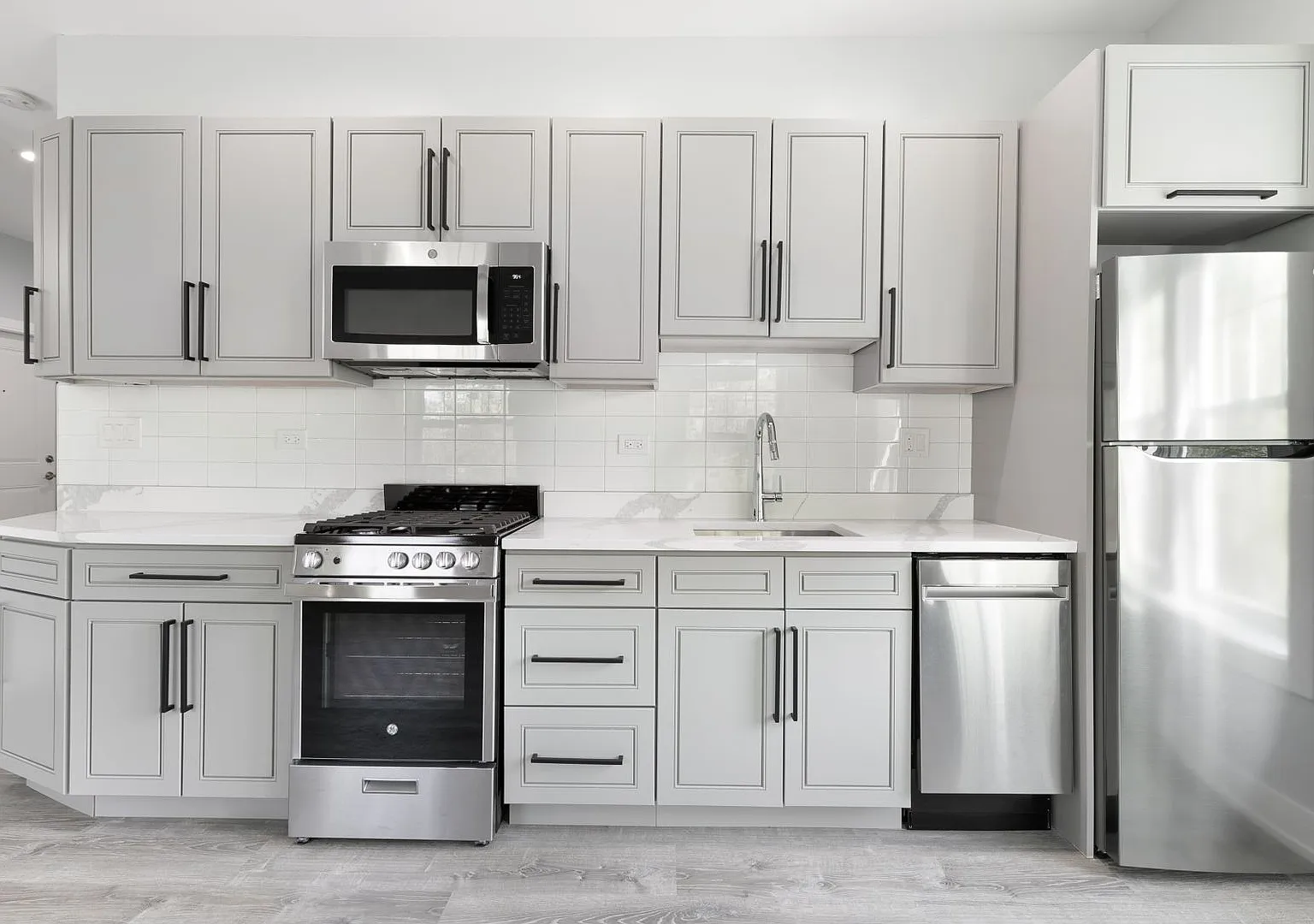 2 bed, 750 sqft, $2,600 — Photo 3