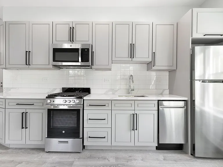 6035 N Winthrop Ave #3 — Photo 3