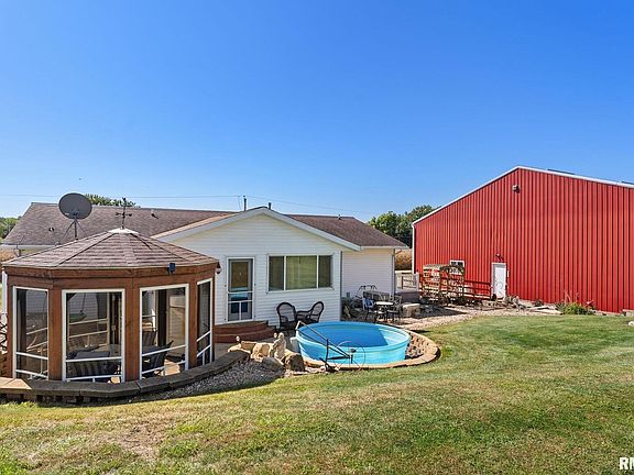 4th image of 1422 McCloud Rd