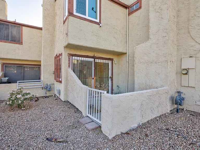 5031 Spencer St #C — Photo 4