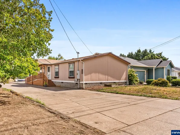 2792 Hollywood Dr NE, Salem, OR 97305