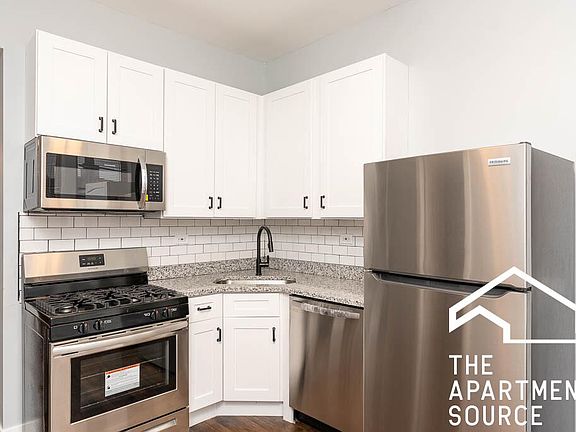 4th image of 1920 N Wilmot Ave #3
