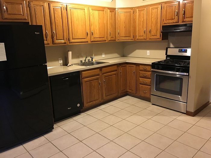 1st image of 105 Holland St Floor 1
