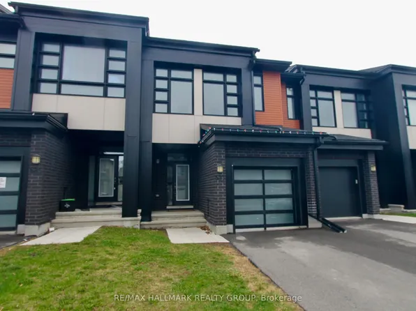 527 Triangle St, Ottawa, ON K2V 0M7