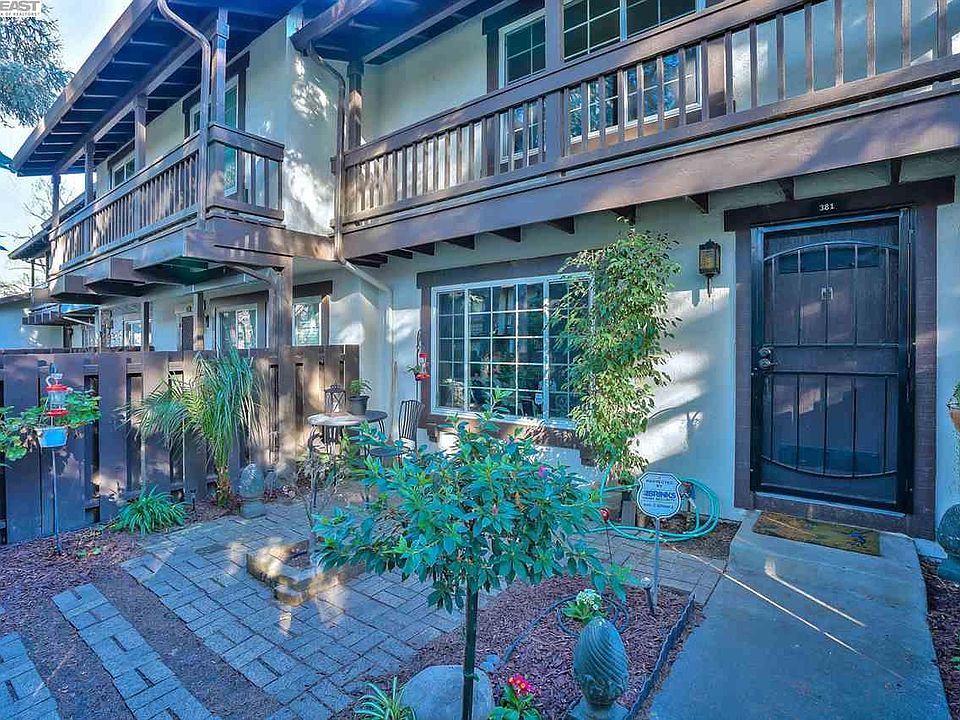2nd image of 381 Serramonte Ter
