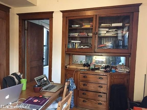 2nd image of 2136 N Sheffield Ave #511