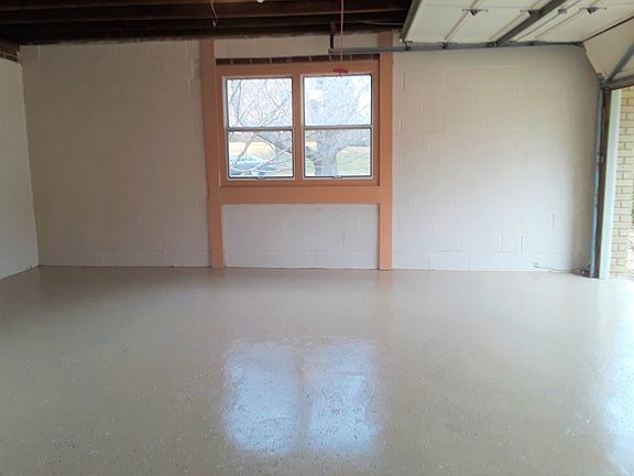 Garage with Character