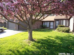107 Golfcrest Cir, Baldwinsville, NY 13027