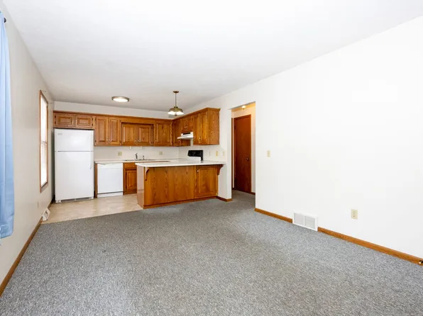 127 E Adams St APT B7, Millersburg, OH 44654