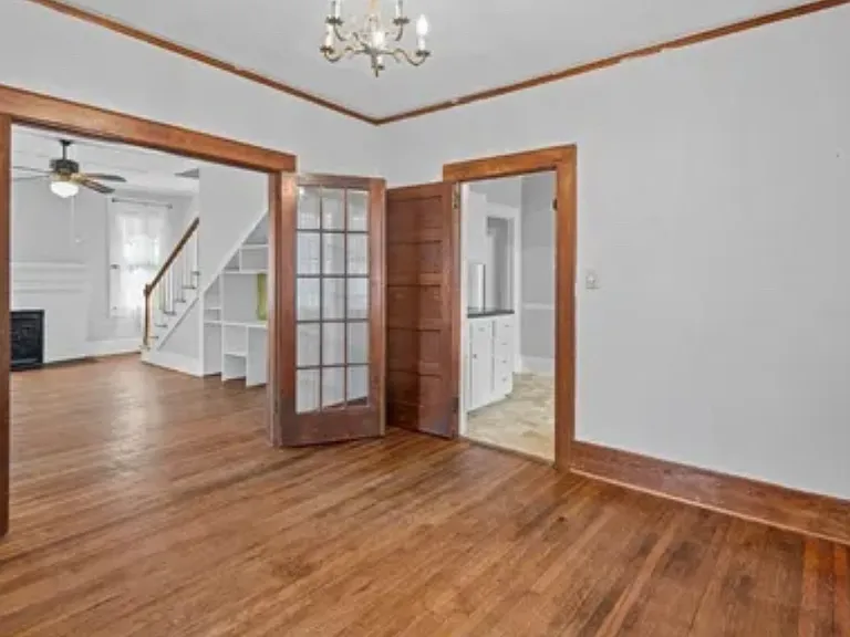 511 S Walker St — Photo 16