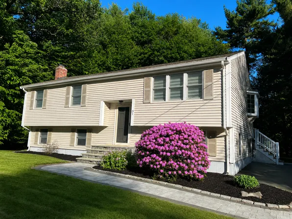 31 Barton Rd, Foxboro, MA 02035