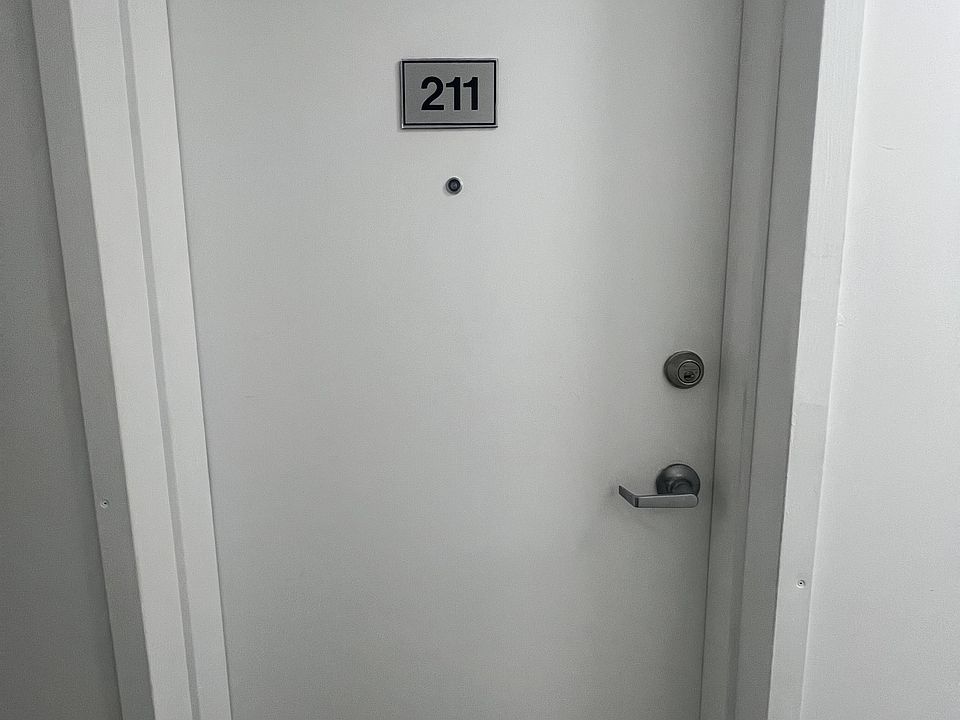 1st image of 630 Cummings Ave #211