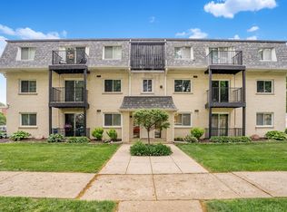 9661 S Karlov Ave W #102, Oak Lawn, IL 60453