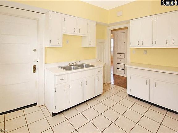 4th image of 9422-9424 Clinton Ave
