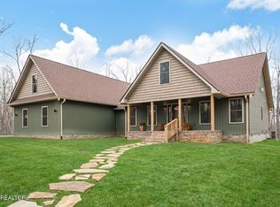 611 Dripping Springs Rd, Monterey, TN 38574
