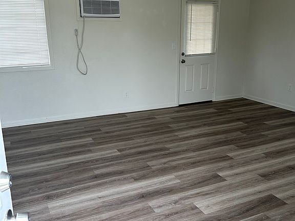 4th image of 32120 Avenue D Unit 2