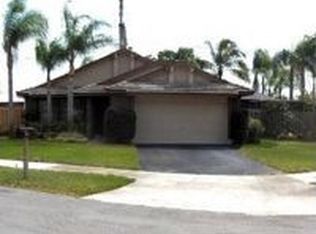 11600 S Quayside Dr, Cooper City, FL 33026