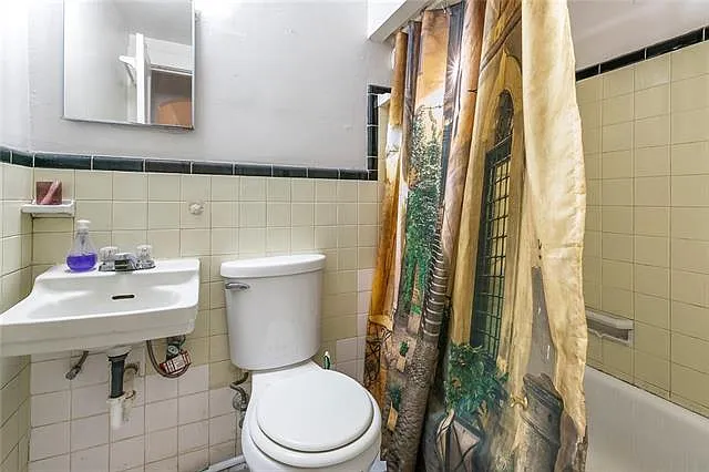 1826 Moss St #B — Photo 5