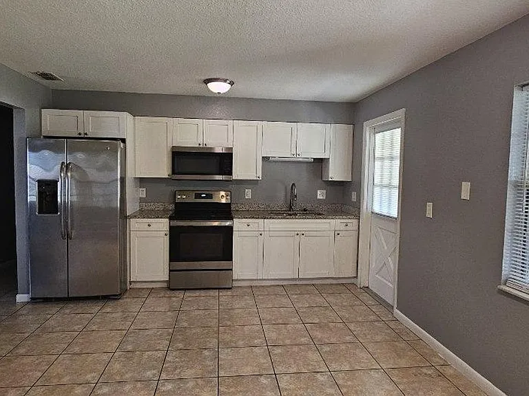 614 Cortez St — Photo 11