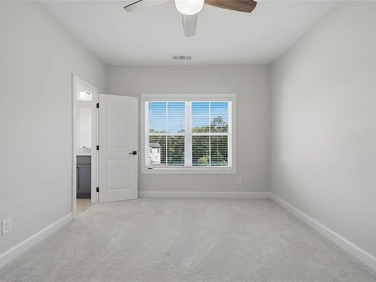 401 Oakleigh Ave — Photo 23
