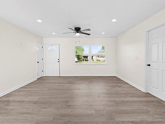 5th image of 215 Burton Dr N