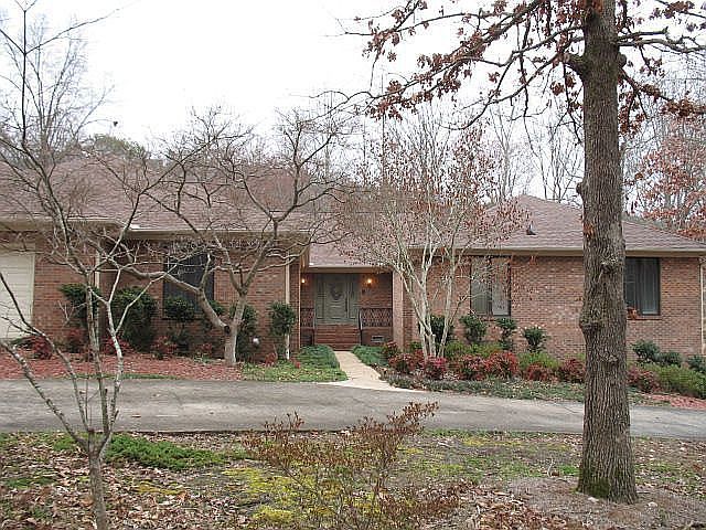 1st image of 305 Englewood Dr NE