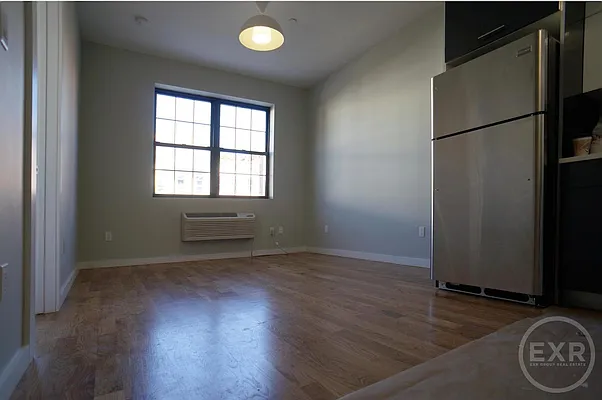 Rented by EXR | media 14