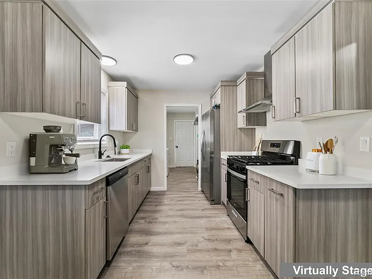 27210 Seyburn Ave — Photo 9