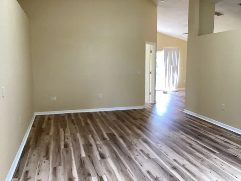 1021 Old Barn Rd — Photo 5