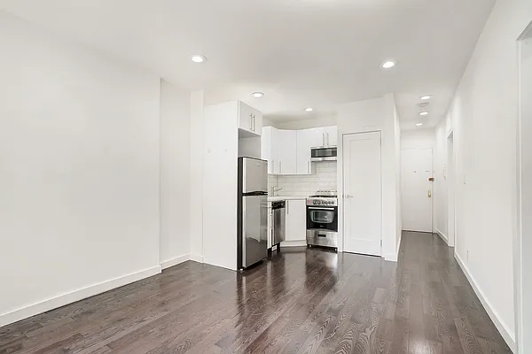 Rented by Creed Realty Group | media 2