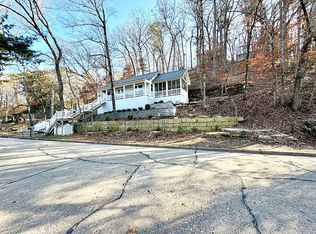 320 Spring St, Eureka Springs, AR 72632