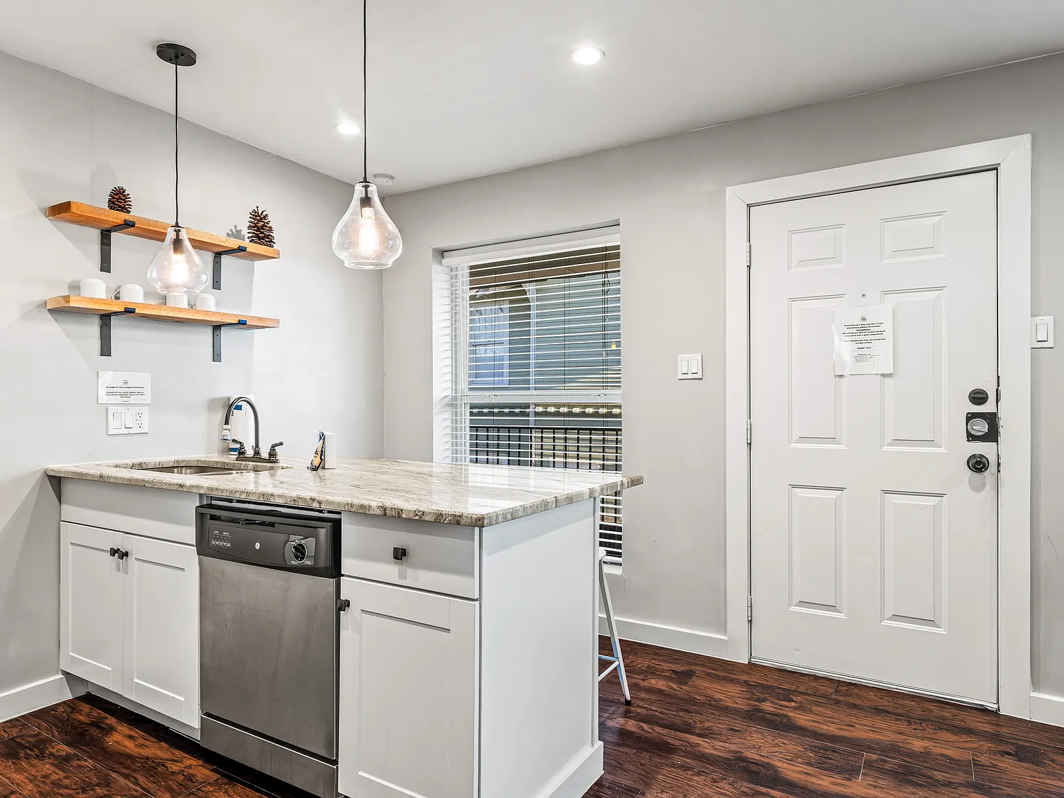 1 bed, 600 sqft, $2,000 — Photo 2