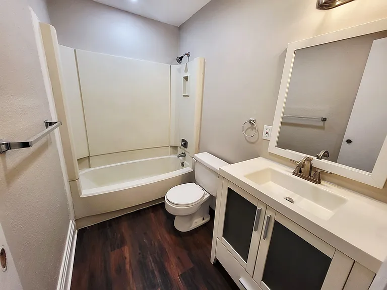425 S Franklin St #32 — Photo 2