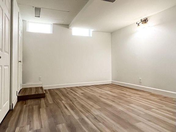 4th image of 313 Bronte Rd