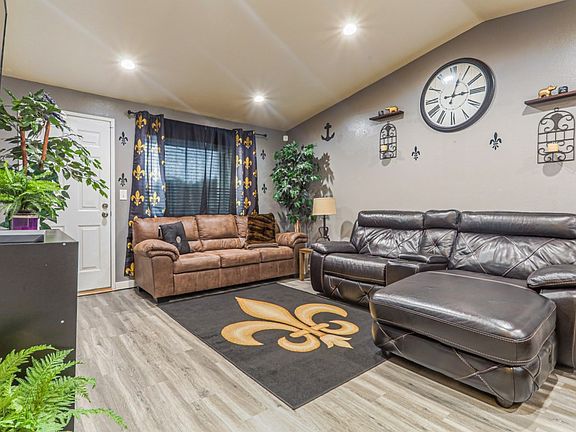 3rd image of 447 NE Ellis Way #201