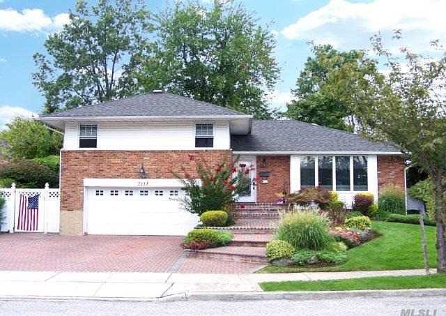 1st image of 2111 Stratford Dr