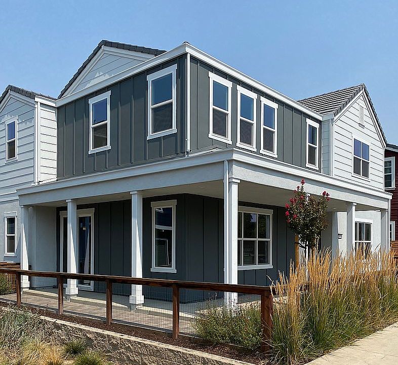 2nd image of 3825 Nevada St