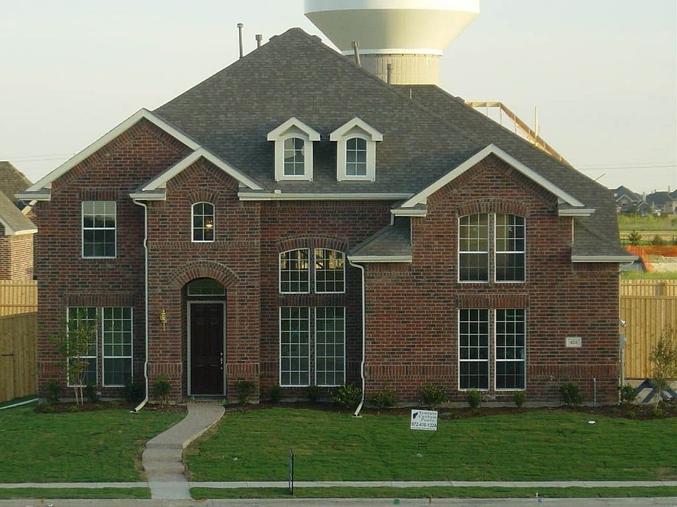 1st image of 424 Laurel Hill Ln