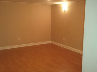 1002 N Boxwood Dr #B, Mount Prospect, IL 60056