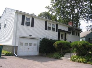 28 Eisenhower Rd, Norwood, MA 02062