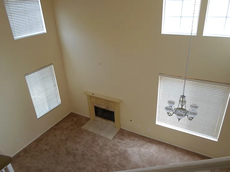 460 Middlebury Ct — Photo 9