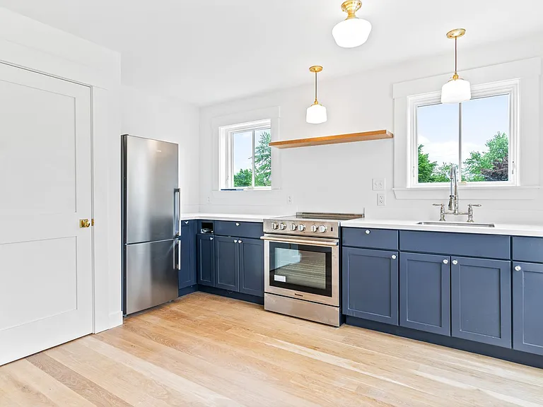 55 Weston Ave — Photo 4