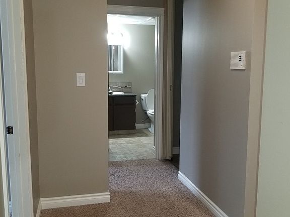 5th image of 13 Stanhope Ave #103
