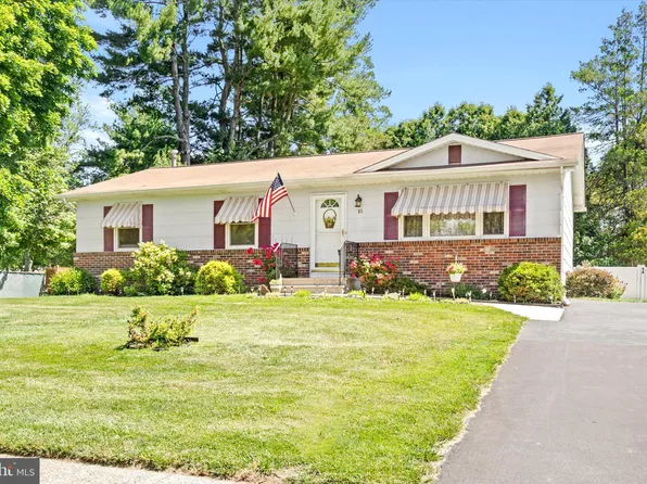 85 Hinckle Ave, Ewing, NJ 08628