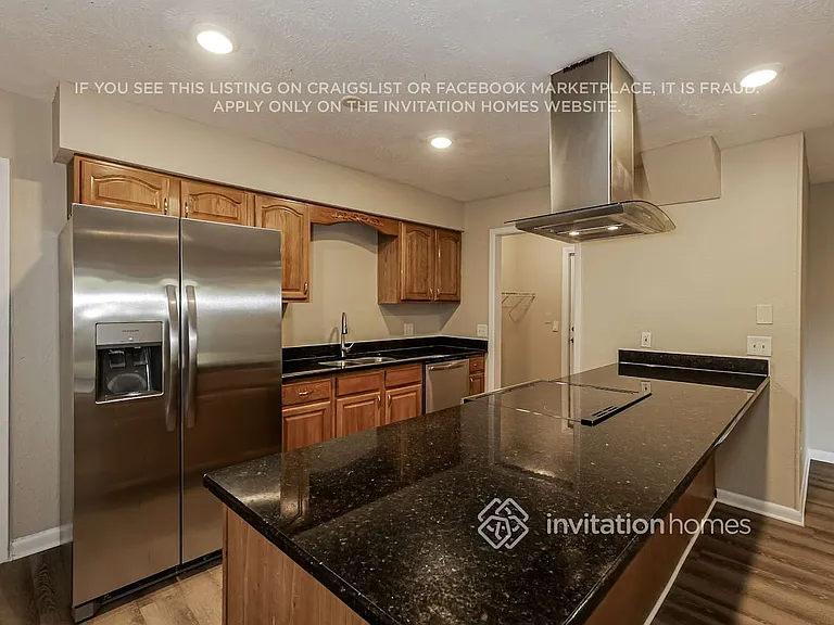 2314 Medford Ln — Photo 7