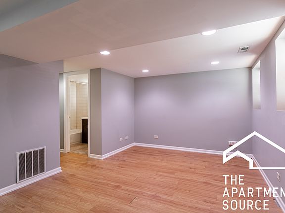 3rd image of 2531 N Wayne Ave #G