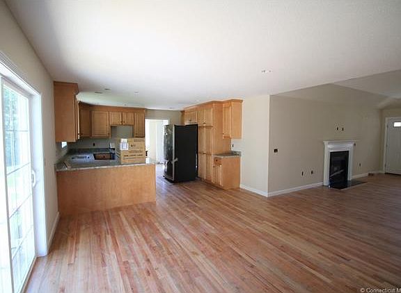 2nd image of 14 Woodridge Dr #14