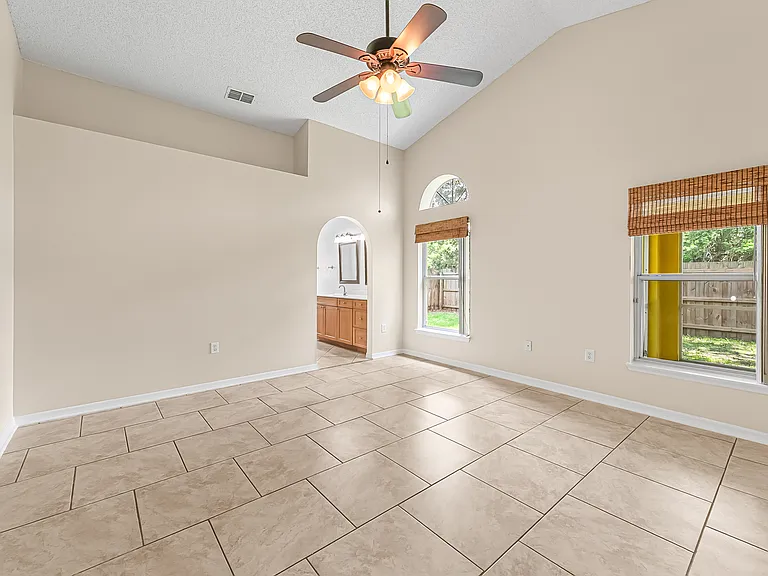 2941 Saint James Ln — Photo 14