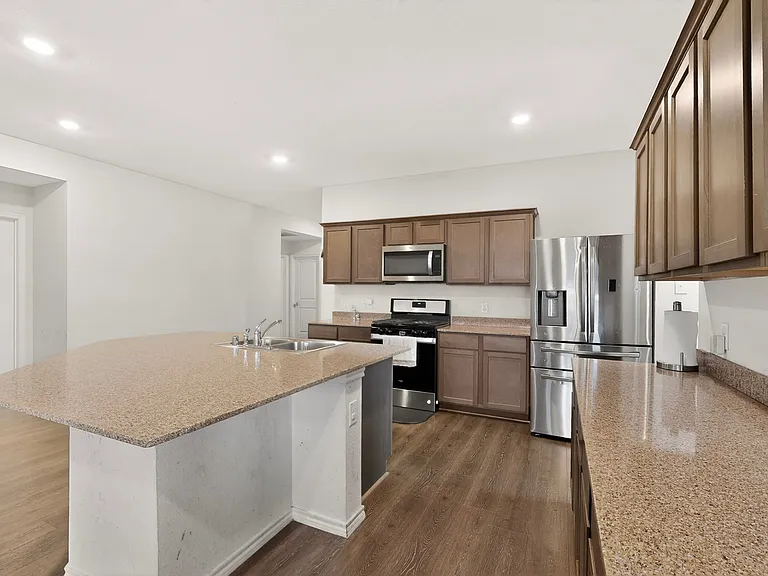 1114 Emerald Gate Dr — Photo 11