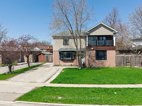 214 Folkstone Cres, Brampton, ON L6T 3N6